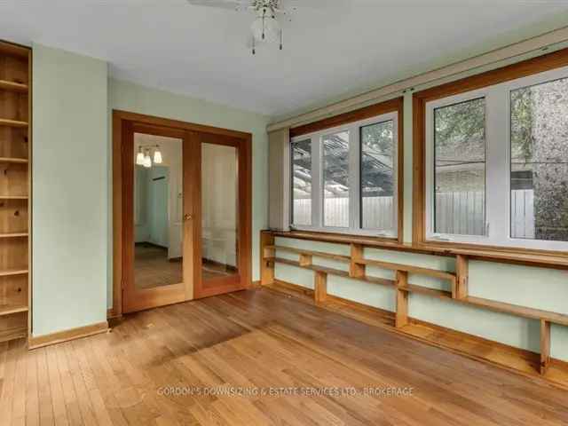 3-Bedroom Home in Kingston - Sunroom & Finished Basement