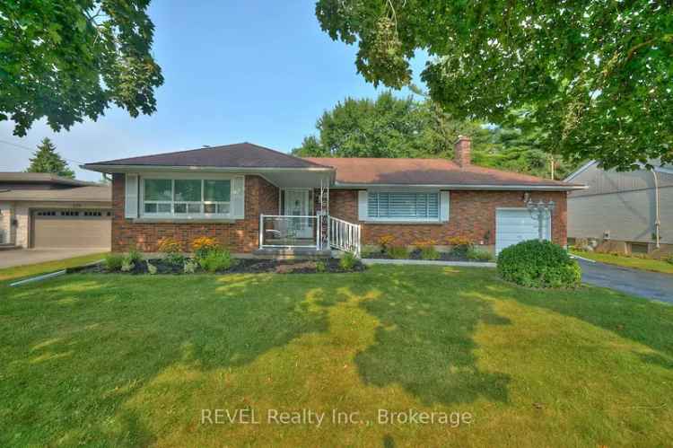 Niagara Falls Bungalow All Brick 3 Bed 2 Bath Pool Sized Lot