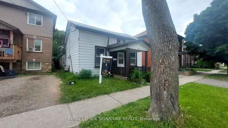 House For Sale in Brantford, Ontario