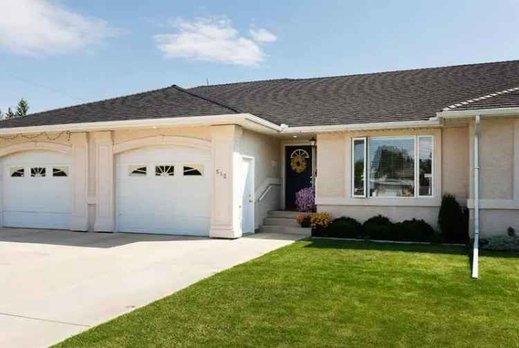 3 Bed 2 Bath Cardston Home - Vaulted Ceilings Quartz Countertops RV Parking