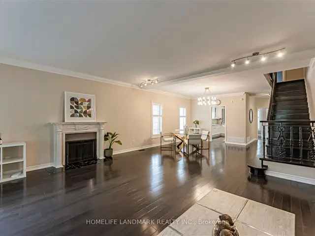 Hoggs Hollow Executive Townhouse: Renovated 4-Storey End Unit