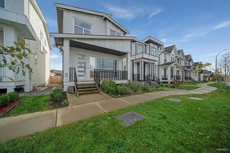 Grandview Heights 6-Bed 4-Bath Home with Park Views