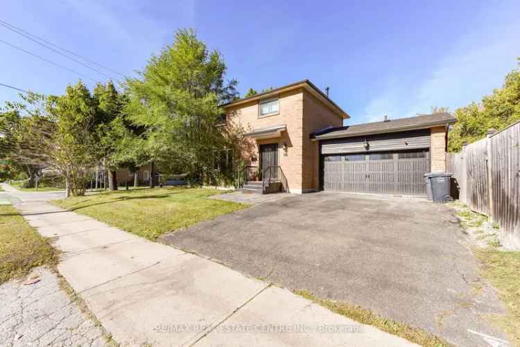 House For Sale in Brampton, Ontario