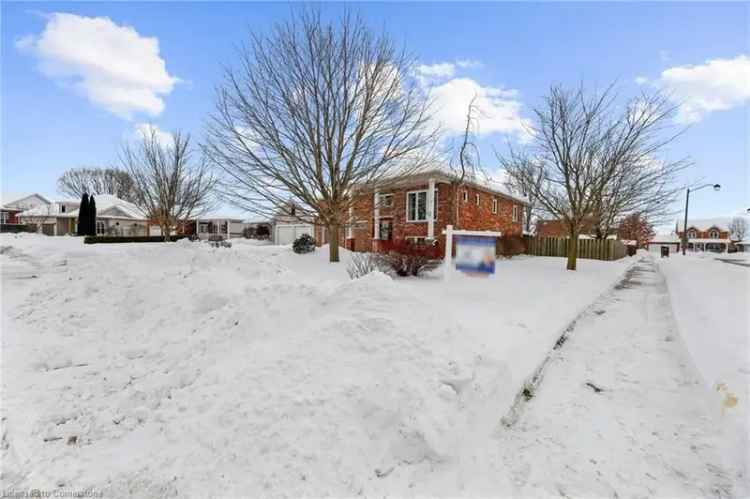 Charming Raised Bungalow in Ingersoll 2+1 Bedroom 2 Bath