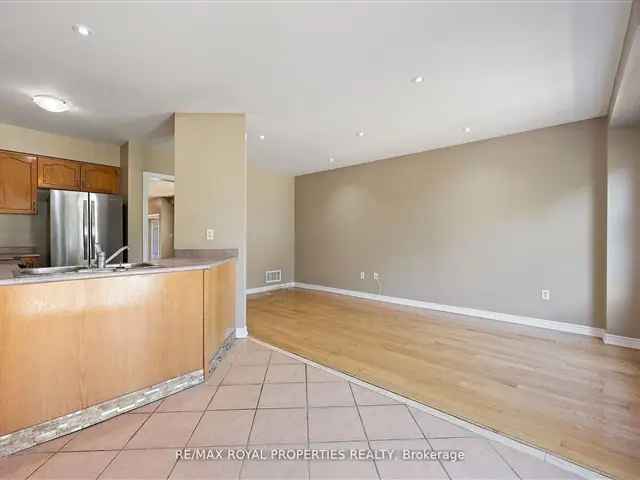 Meadowvale Village Semi-Detached Home 3+1 Beds 4 Baths