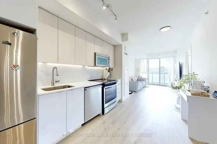 2-Bedroom Condo near TTC Bayview Village