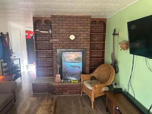 Manufactured Home for Sale Near Schools and Shopping