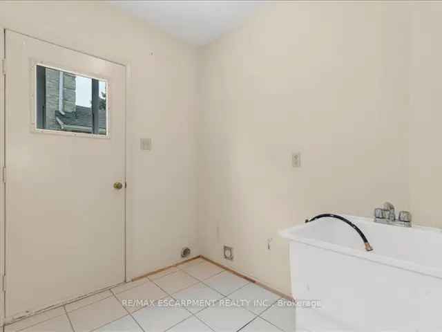 House For Sale in 1404, White Oaks Boulevard, Oakville, Ontario