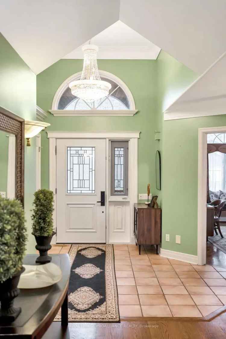 Spacious All Brick Bungalow 3 2 Beds 4 Baths Finished Walk Out Basement