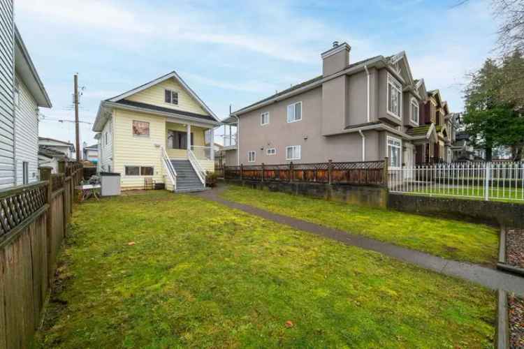 House For Sale in Vancouver, British Columbia