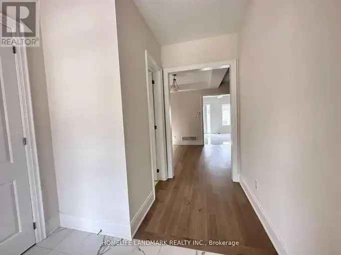 Luxury 4-Bedroom House in Holland Landing