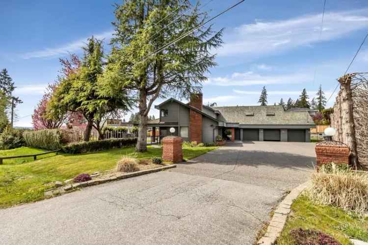 House For Sale in Surrey, British Columbia