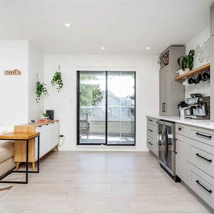 Point Grey Estates Corner Unit - Renovated 2 Bed 2 Bath Home