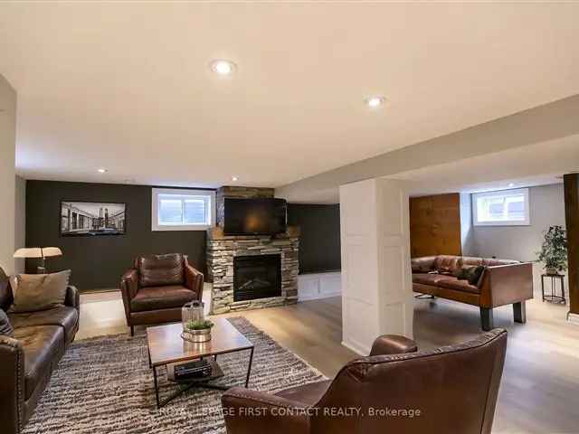 4 Bedroom Bungalow  Finished Basement Updated Modern Bathrooms