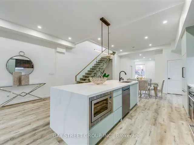 House For Sale in 20, Rochdale Avenue, Toronto, Ontario