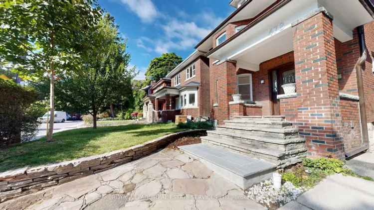 House For Sale in Toronto, Ontario