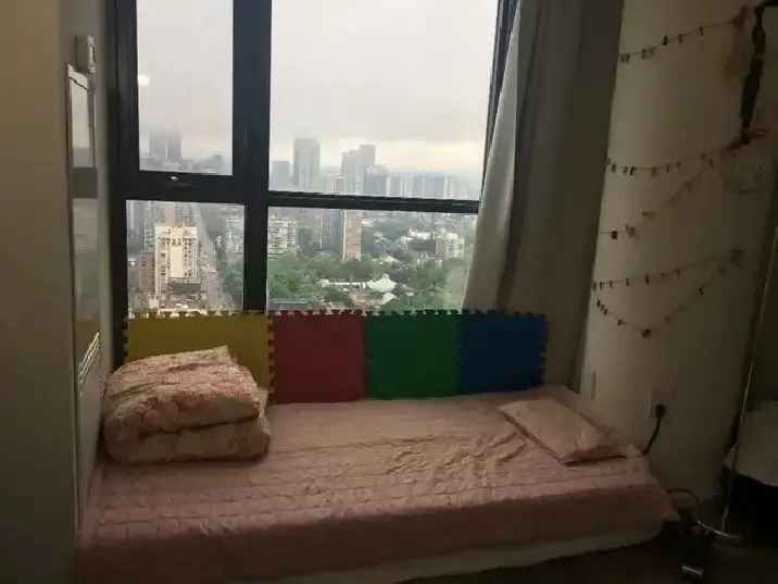 one room for rent in downtown Toronto full furnished