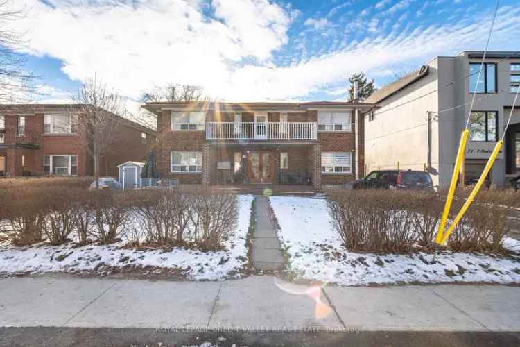 House For Sale in 19, Roseland Drive, Toronto, Ontario