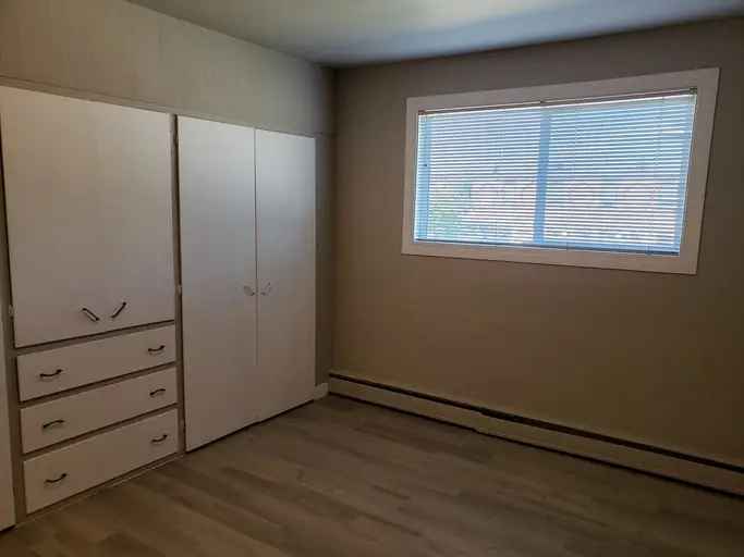 Regina Lakeview Apartment - Pet-Friendly 1 Bedroom