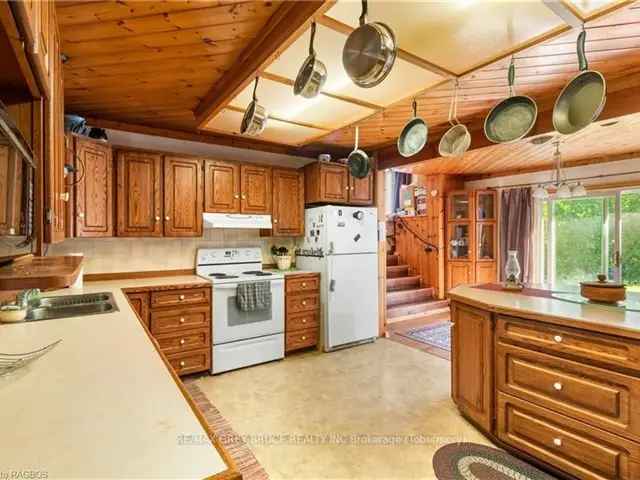 25 Acres Family Home Recreational Getaway 3 Beds 2.5 Baths Pool