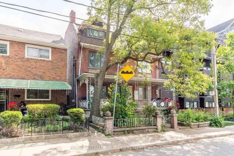 House For Sale in Toronto, Ontario