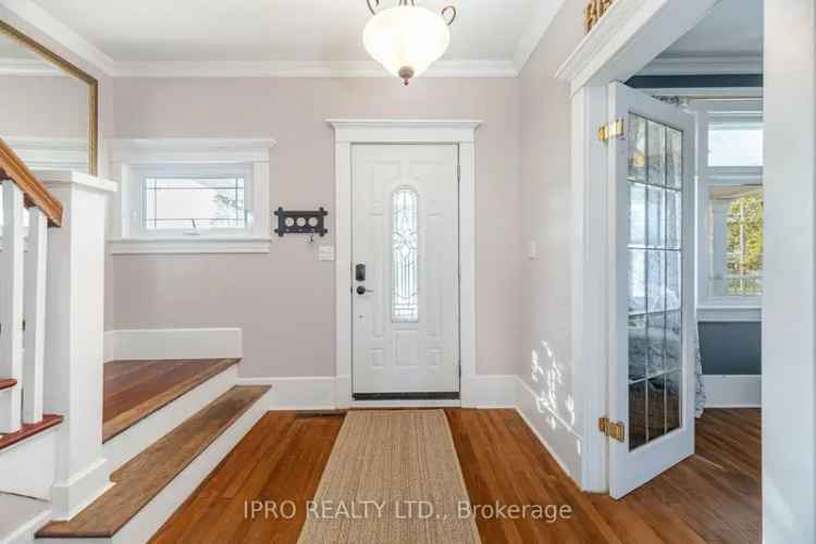 House For Sale in Hamilton, Ontario