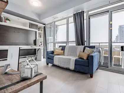 250m² 1-Room Toronto Condo: Modern Urban Living