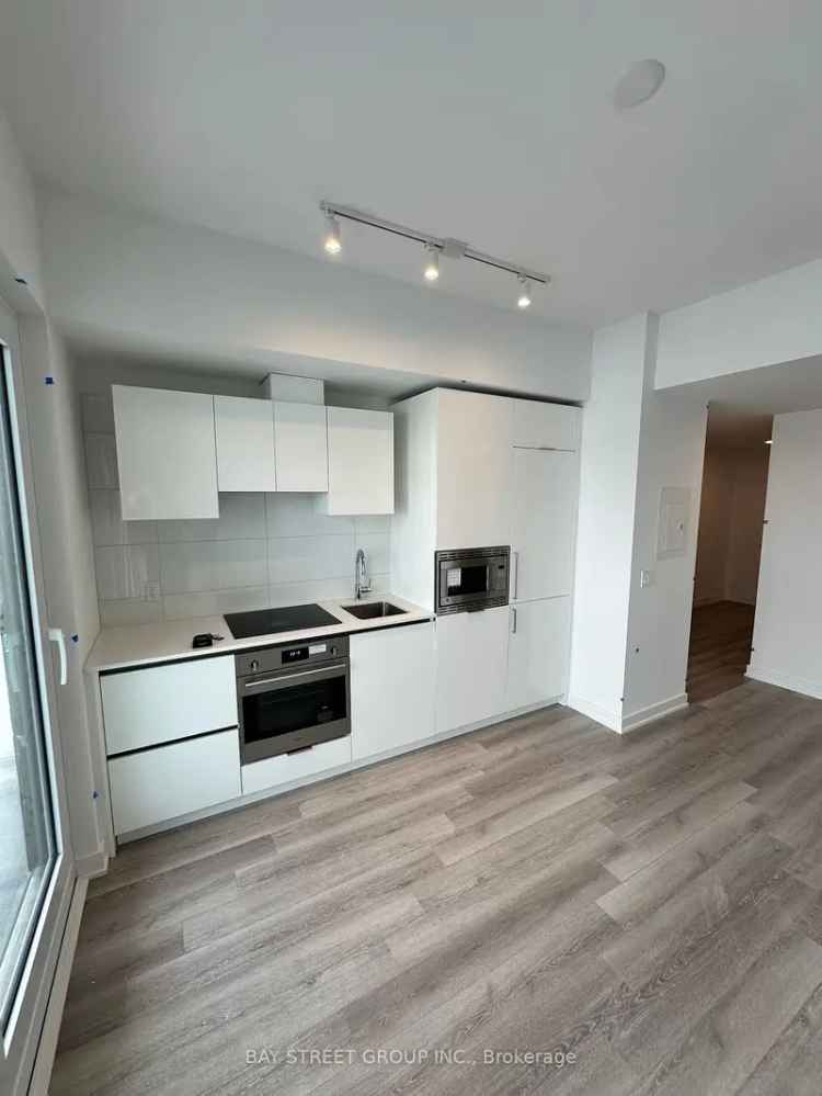 Downtown Toronto 1-Bedroom Condo Cleared View Modern Kitchen Large Balcony