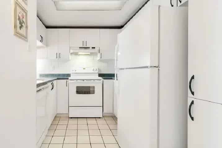 2 Bedroom Condo Villeray Spacious Rooms Balcony Parking