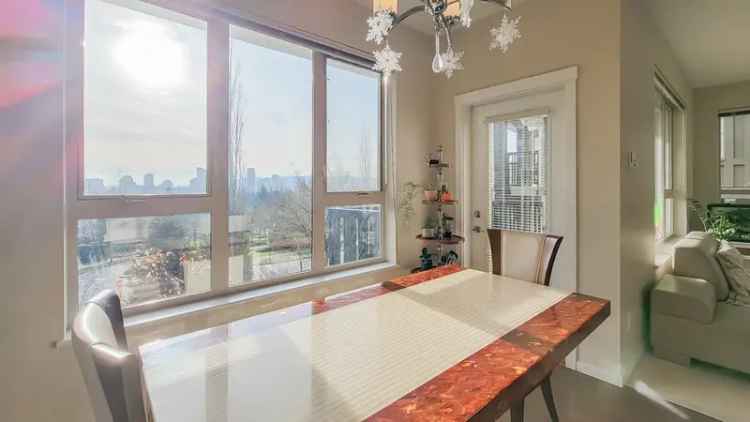 Townhouse For Sale in Coquitlam, British Columbia