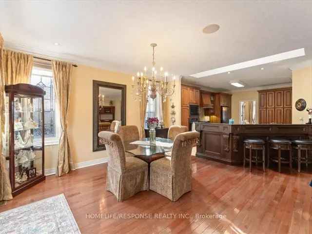 Luxury Executive Bungalow Streetsville Glen 4000 Sq Ft