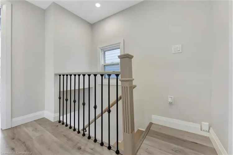 House For Sale in Hamilton, Ontario