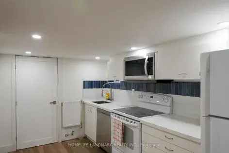 1 room house of 70 m² in Toronto