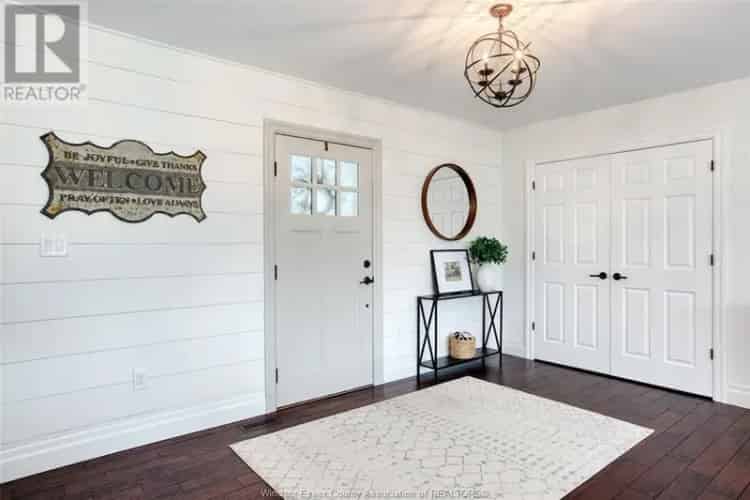 Custom Ranch on 2.5 Acres with 60x80 Barn