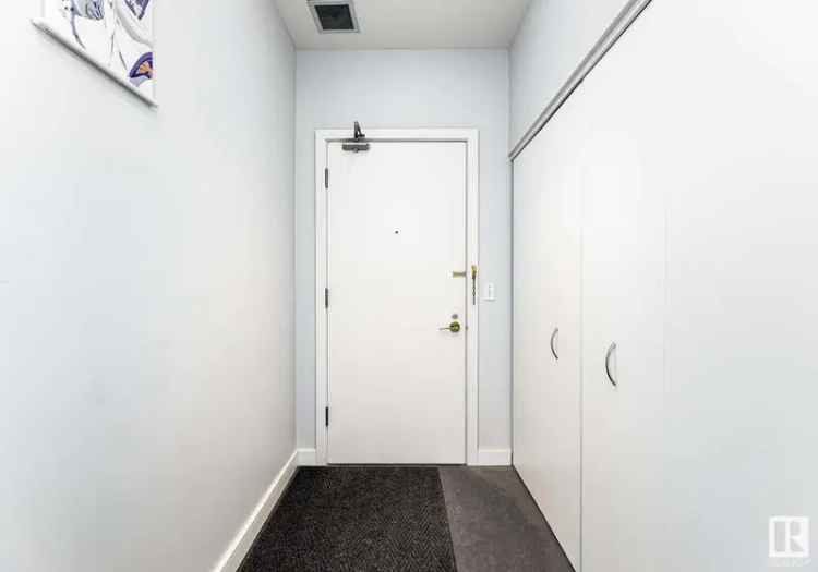 Spacious Oliver Condo 1000+ sq ft, Downtown Amenities