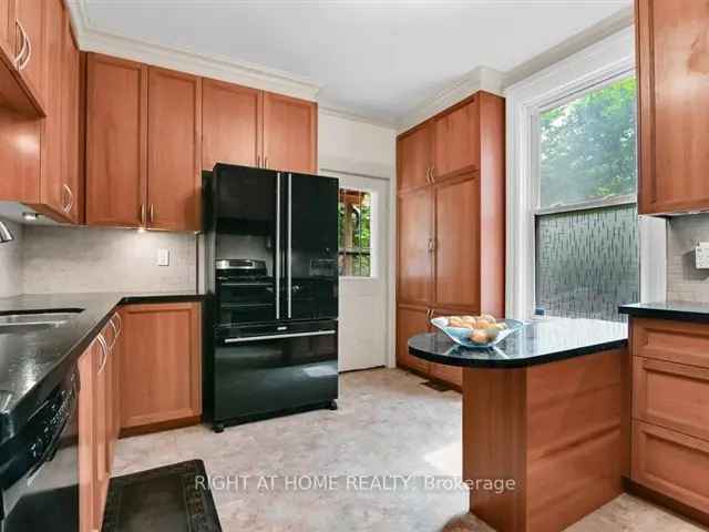 House For Sale in Ottawa, Ontario