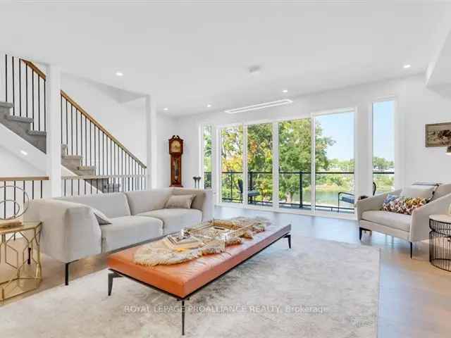 Luxury Picton Townhouse 3 Beds 25 Baths 2000 sq ft