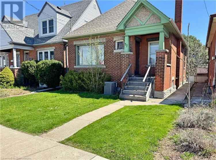 West Hamilton Home Near McMaster University - 4 Car Parking