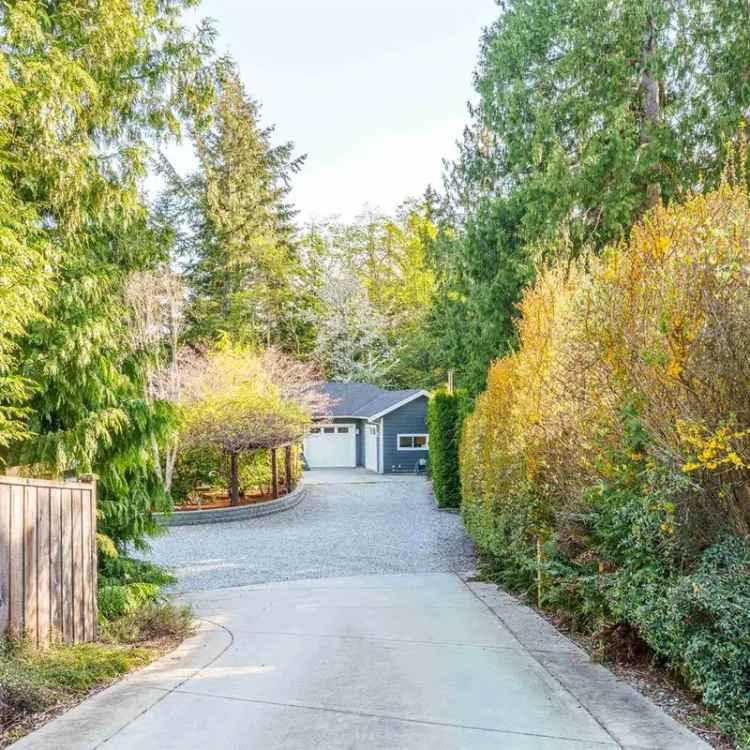 5-Bed Home with 3-Bay Garage, Theatre, Gym Sauna