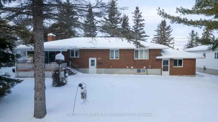 House For Sale in Temiskaming Shores, Ontario