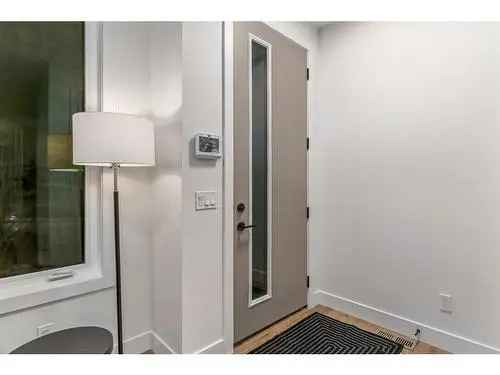 Luxury Townhouse For Sale in Richmond Calgary