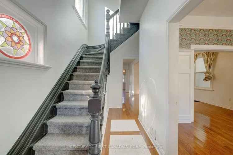 Rent a 3 Story Queen Anne Home with Skyline View in Woodfield