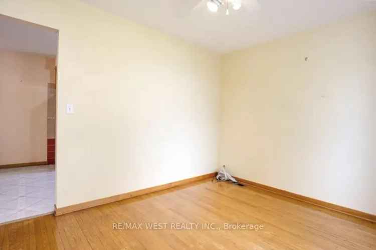 Stunning Home with Water View near University of Windsor