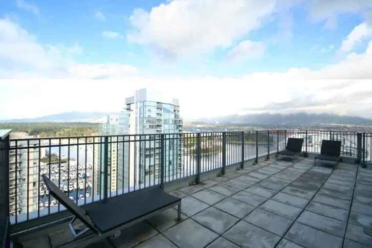 Coal Harbour Eco-Friendly Condo for Rent