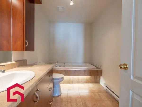Family Bungalow Semi-detached for sale near Lab-École and Costco