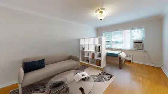 1 Bedroom 354 m² Apartment in Ottawa Near Elgin Street