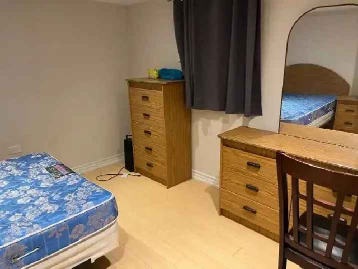 Furnished Room for Female Student - Shared Apartment