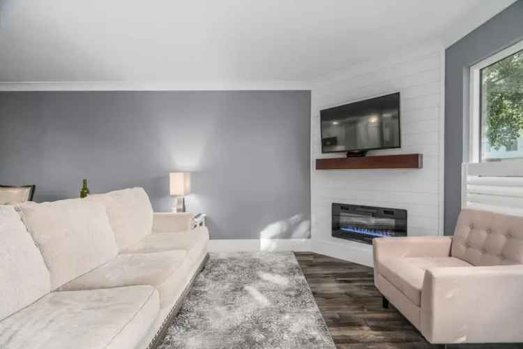 Buy Condo in White Rock with Modern Renovations and Stunning Features