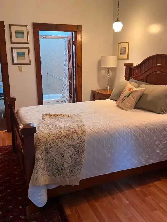 2 Bedroom, 2Bathroom Winterized Cottage for rent