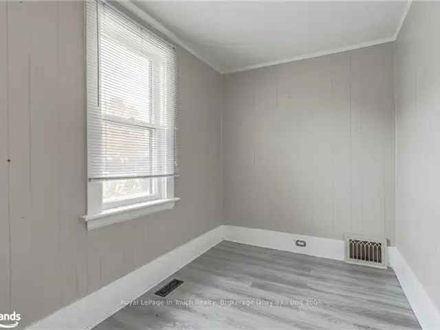 House For Sale in Midland, Ontario